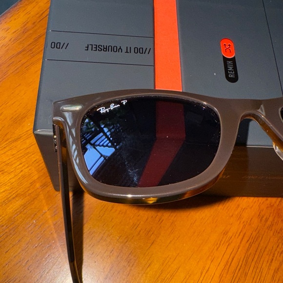 Ray-Ban Original Wayfarer Custom Tortoise with Polarized Lenses - Picture 11 of 12